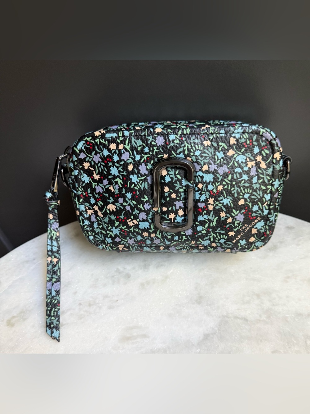 Marc Jacobs The Softshot 17 Crossbody Bag Ditsy Floral Black Leather EUC - Picture 3 of 13